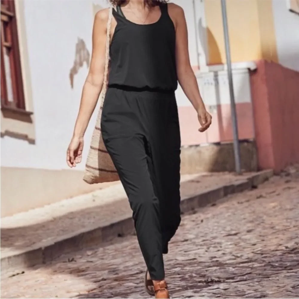 Athleta Size Medium Unbound Jumpsuit Black Travel Commute Lightweight Casual